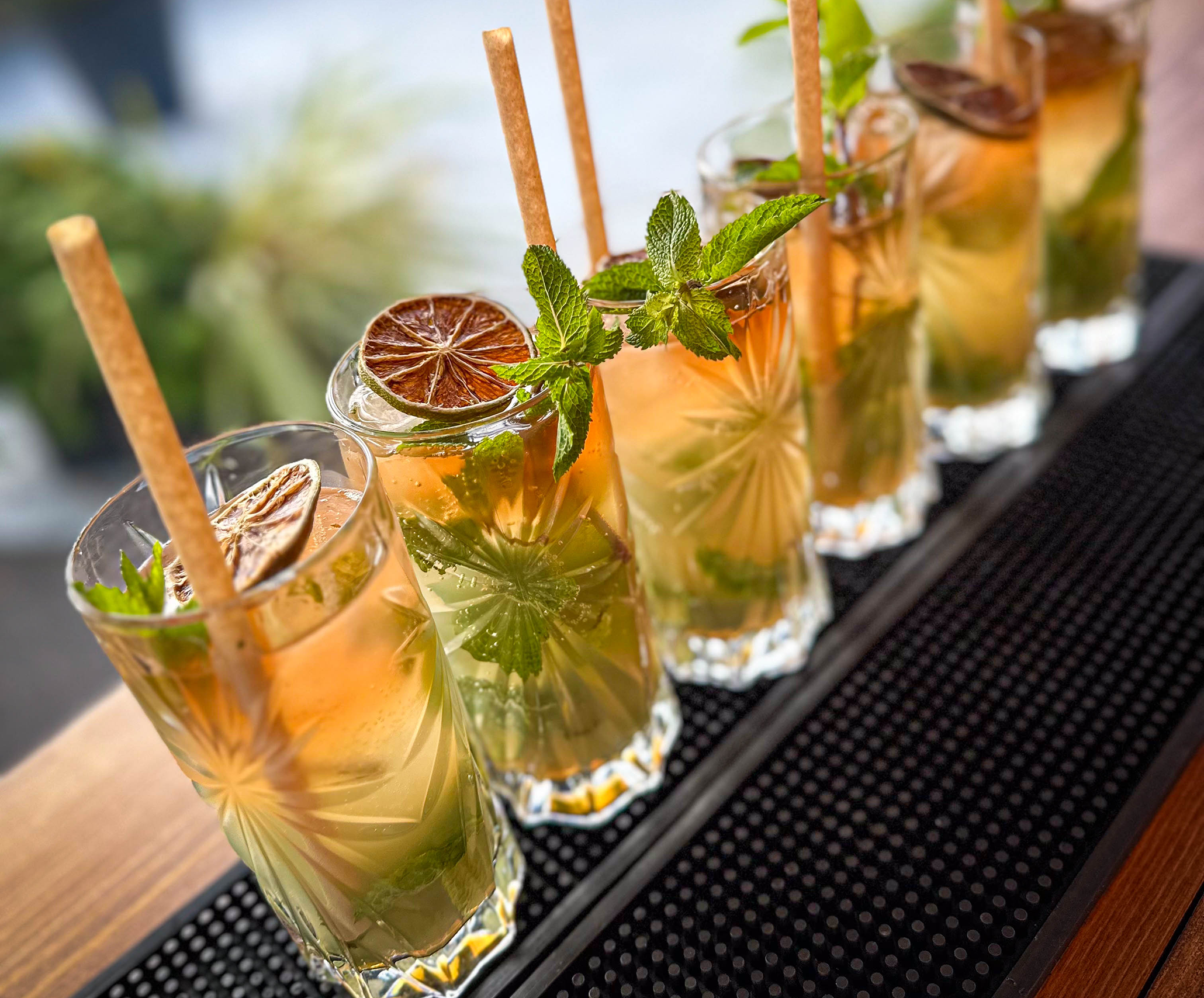 Image de cocktails pour soirée réseautage Annecy Web 2025