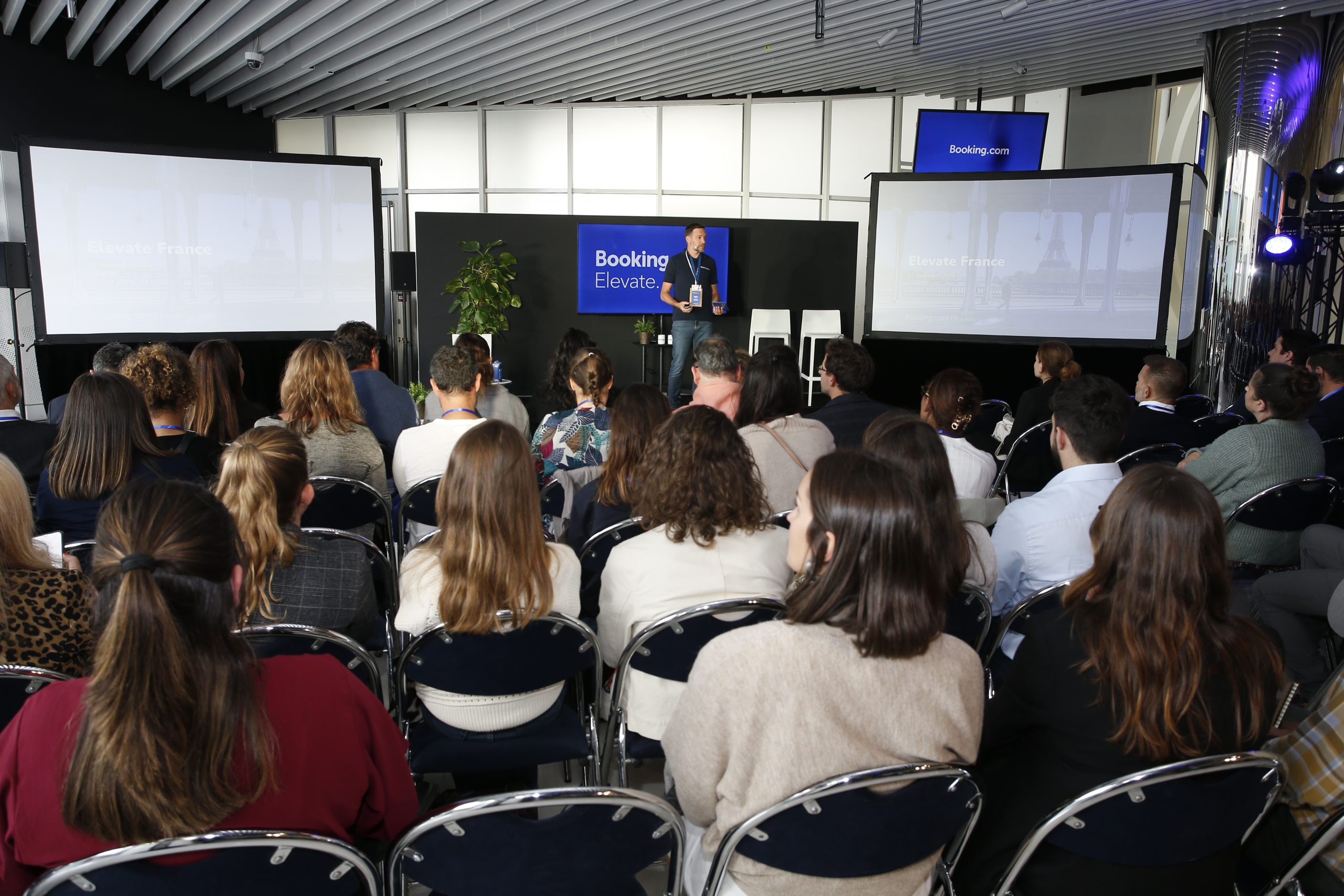 Visuel de conférence au SEO Summit 2025