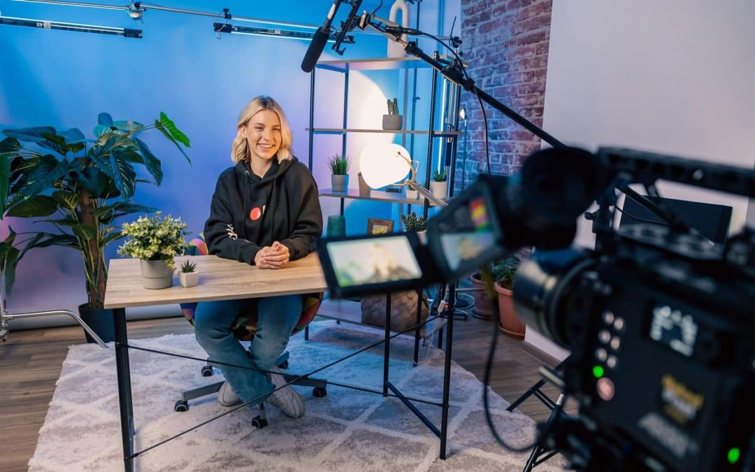 YouTube & TikTok : comment trouver sa place sur les médias ?