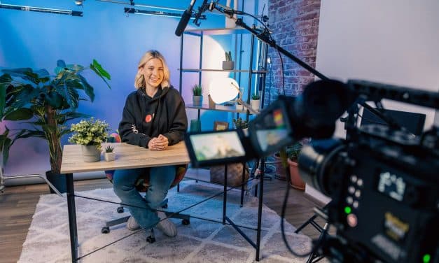 YouTube & TikTok : comment trouver sa place sur les médias ?